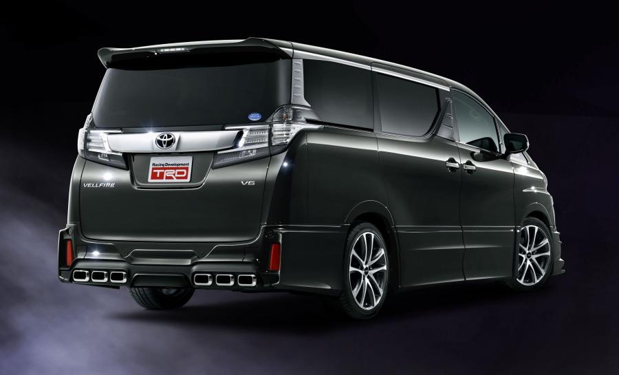  Toyota Vellfire by TRD 2015 года  (фото 2 из 2)